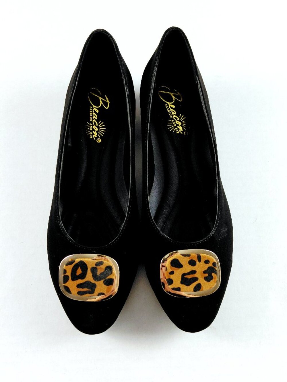 Beacon Ana Faux Suede Slip On Flats Shoes Women's Size 8 Black Leopard Accent